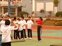 八年级体育优质课展示《双杠:杠端跳上成分腿坐—前进一次成外侧坐—越两杠直角下》_蔡老师(
