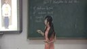 What does he look like_初中英语课张小燕
