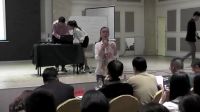 Teenagers should be allowed to choose their own clothes-黑龙