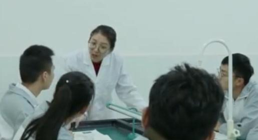 第五届全国高中生物实验教学微课视频录像《压榨+蒸馏—橘皮精油提取的改进探究》江西省赣州