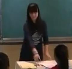 小学美术人美版四年级下册6、巧用对称形_天津市优课