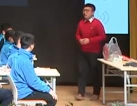 重庆市初中英语优质课大赛现场课(人教版九) U2I think that mooncakes are delicious. 1a-2c熊