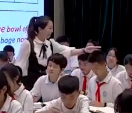 浙派名师新课标新教材新课堂初中英语展示优质课视频Unit 10 I’d like some noodles project waiters waitresses _05-23