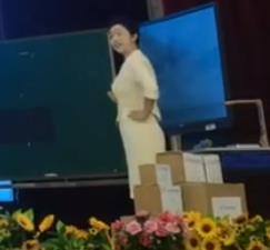 �㶫ʡ��ʮ����Сѧ��ѧ��ʦ˵�α�����Ƶ_ǧ��ǧ�ˣ�����1��